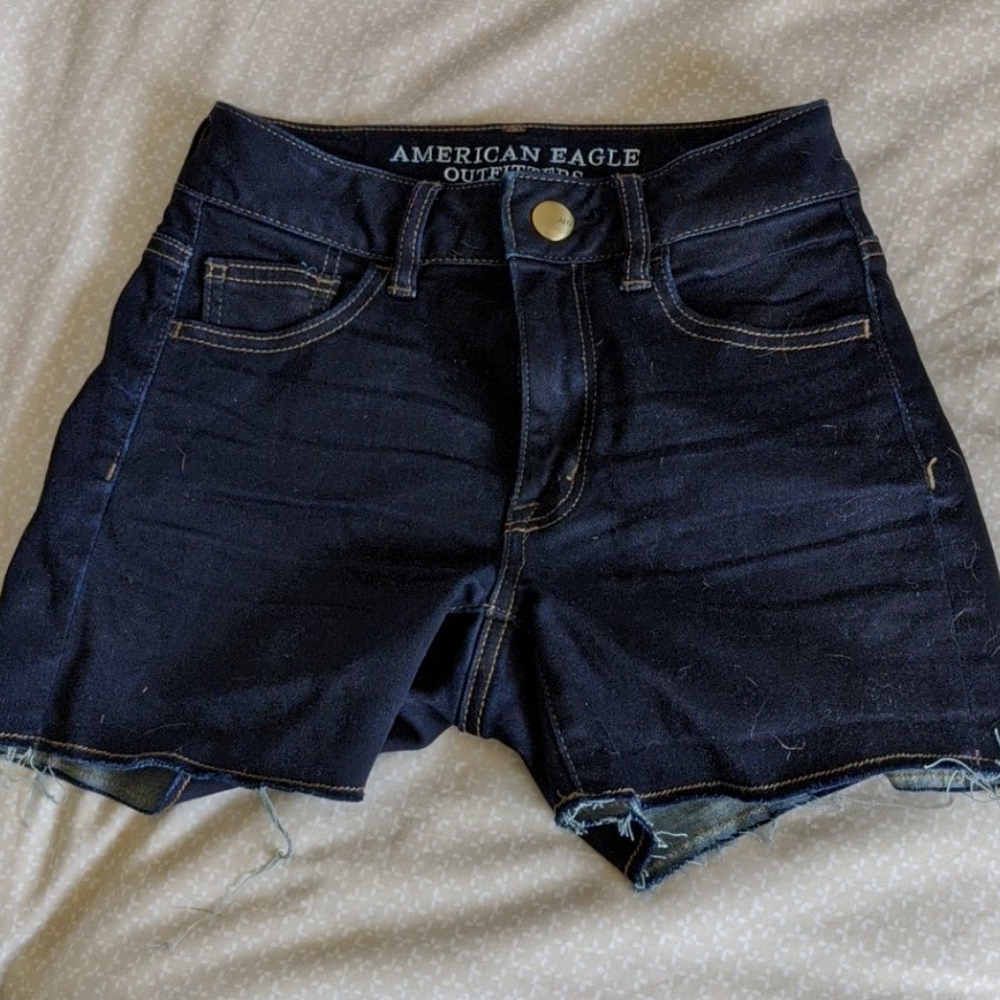 American Eagle Dark Wash High Rise Shortie!